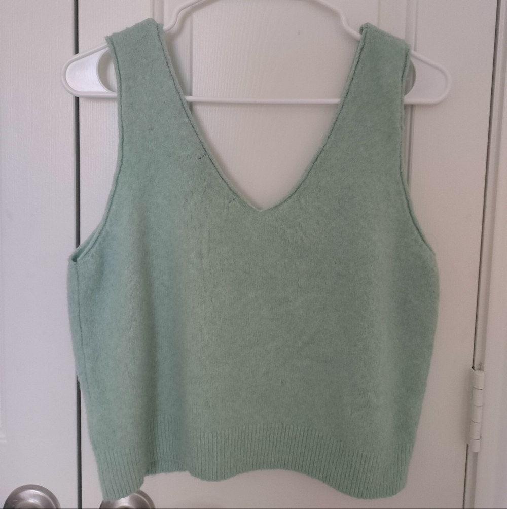 Tahari Women’s Cropped Party/Formal Tank Top Size Medium - Picture 2 of 5